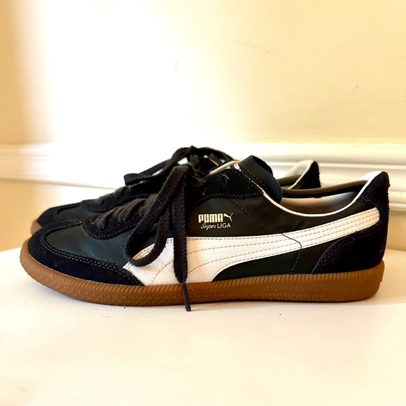 EUC - Puma - Men’s Super Liga - US Size 8 / EUR Size 40 - New Navy/White - Picture 3 of 9